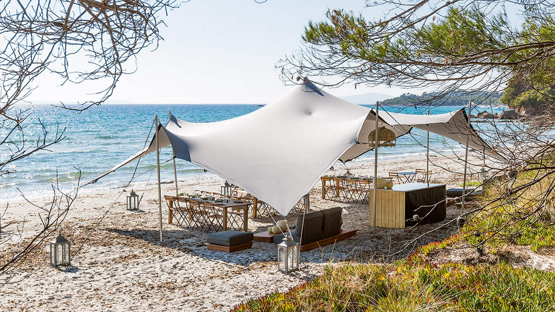 Déjeuner sur le sable